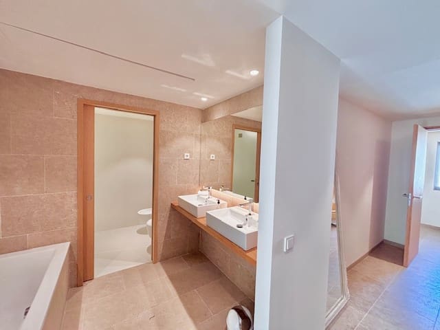 5 sovrum Villa till salu i Cala Conta med pool - 3 300 000 € (Ref: 9591690)