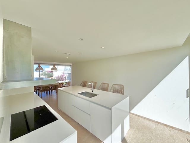 5 sovrum Villa till salu i Cala Conta med pool - 3 300 000 € (Ref: 9591690)