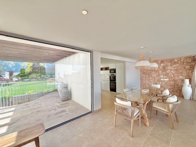 5 sovrum Villa till salu i Cala Conta med pool - 3 300 000 € (Ref: 9591690)