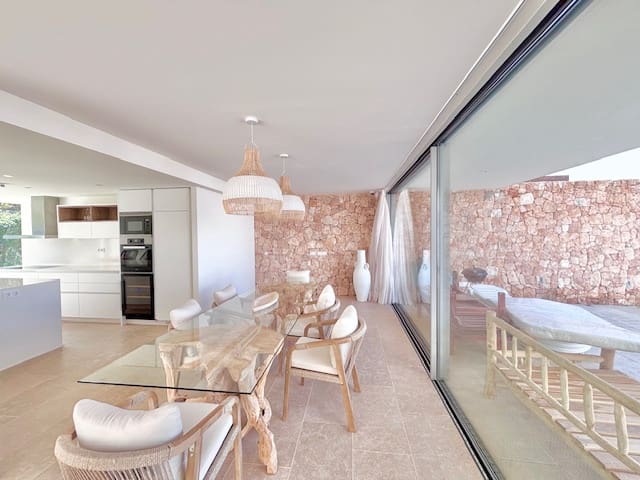 5 sovrum Villa till salu i Cala Conta med pool - 3 300 000 € (Ref: 9591690)