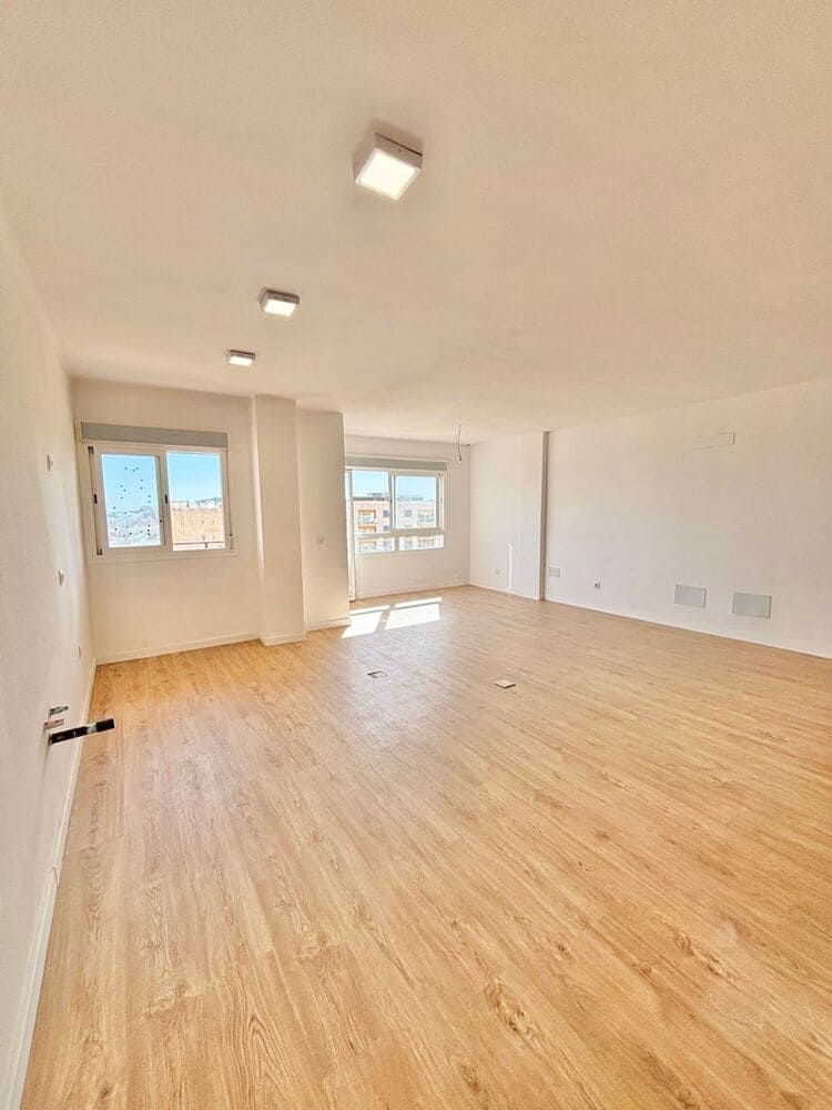 3 bedroom Flat for sale in Palma de Mallorca - € 599,000 (Ref: 9591692)
