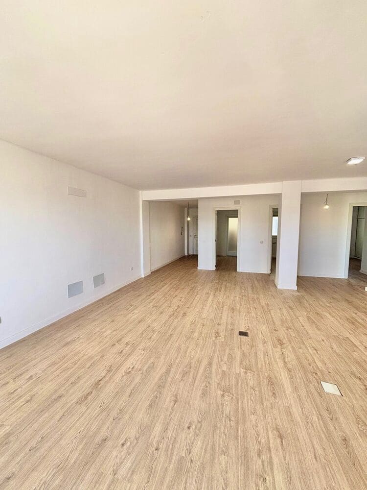 3 bedroom Flat for sale in Palma de Mallorca - € 599,000 (Ref: 9591692)