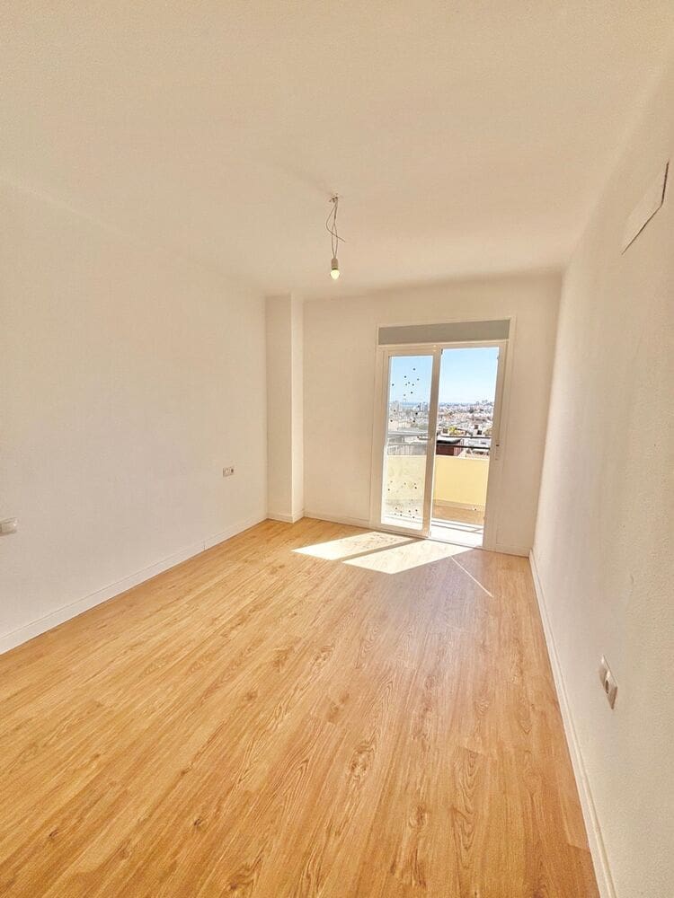 3 bedroom Flat for sale in Palma de Mallorca - € 599,000 (Ref: 9591692)