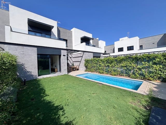 4 soveværelse Rækkehus til salg i Can Pastilla med swimmingpool - € 1.045.000 (Ref: 9591940)