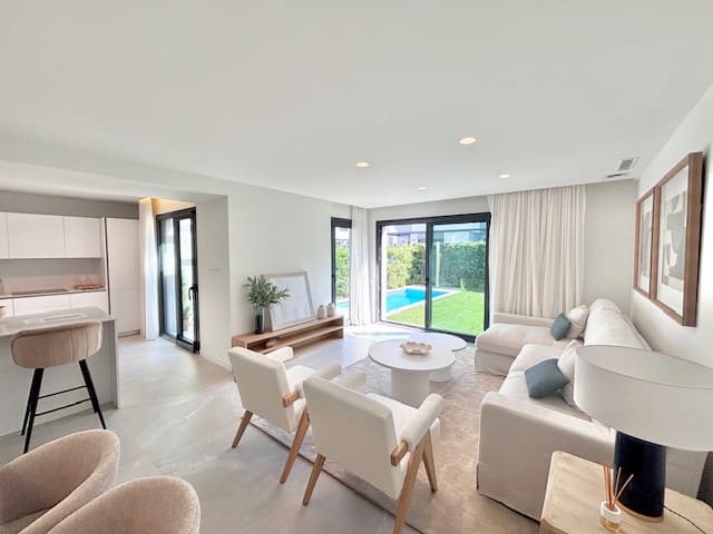 4 soveværelse Rækkehus til salg i Can Pastilla, Palma de Mallorca med swimmingpool - € 1.045.000 (Ref: 9591940)