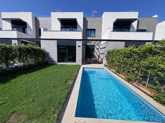 4 soveværelse Rækkehus til salg i Can Pastilla med swimmingpool - € 1.045.000 (Ref: 9591940)