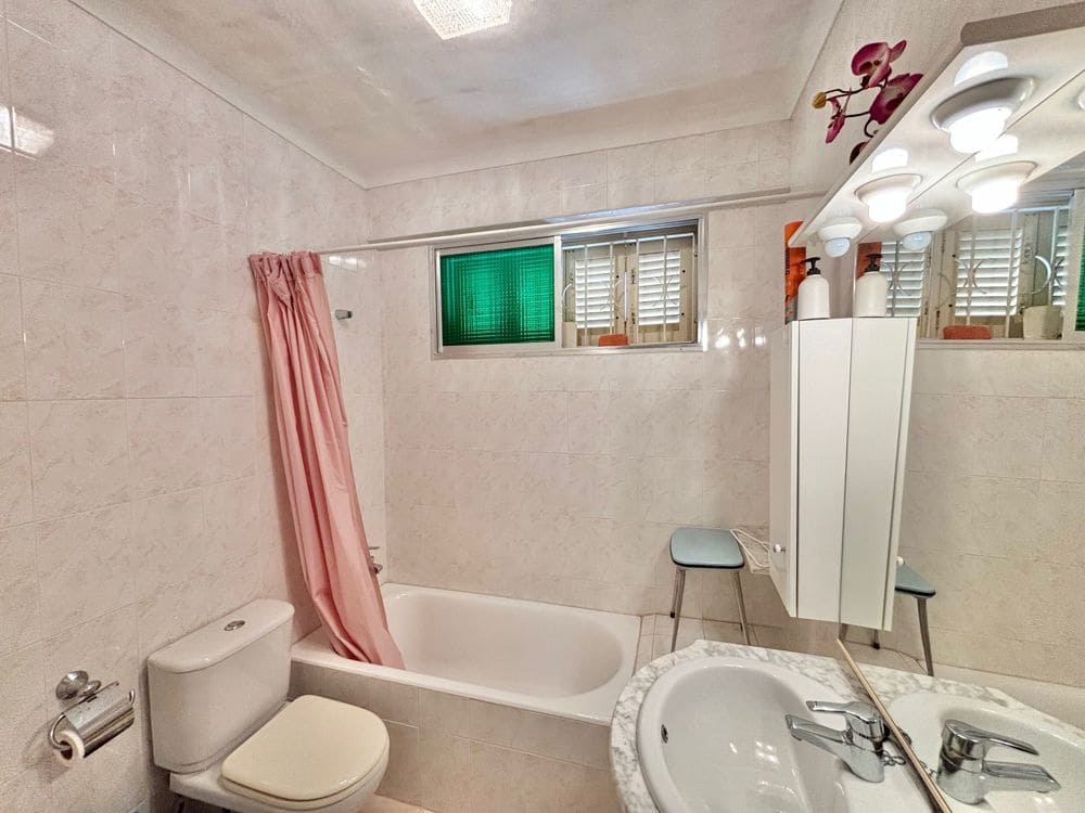 6 bedroom Townhouse for sale in Las Maravillas - € 820,000 (Ref: 9591941)