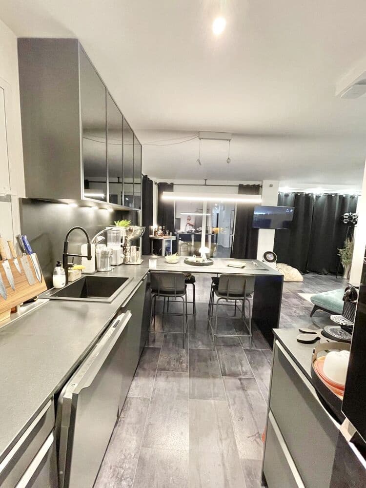 Piso de 3 habitaciones en Las Maravillas en venta - 699.000 € (Ref: 9596722)