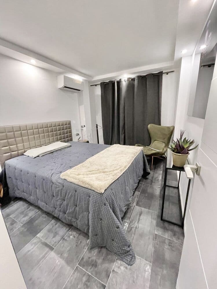 Piso de 3 habitaciones en Las Maravillas en venta - 699.000 € (Ref: 9596722)