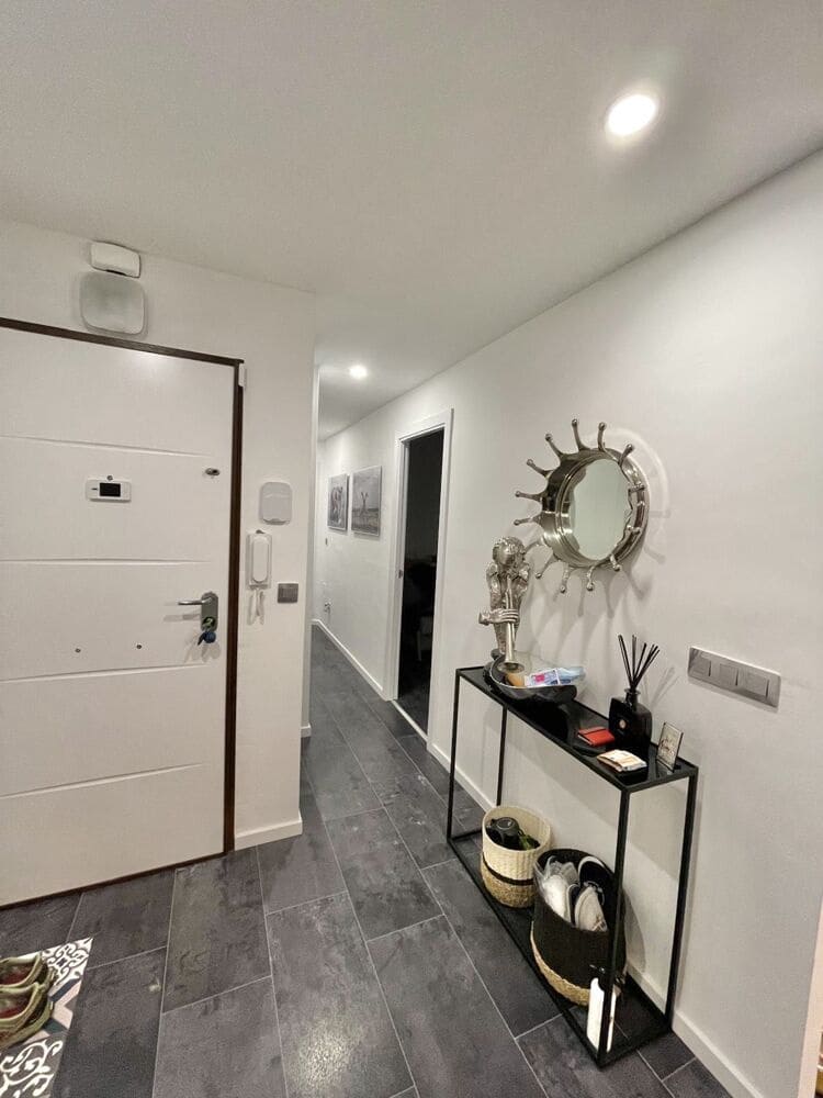 Piso de 3 habitaciones en Las Maravillas en venta - 699.000 € (Ref: 9596722)