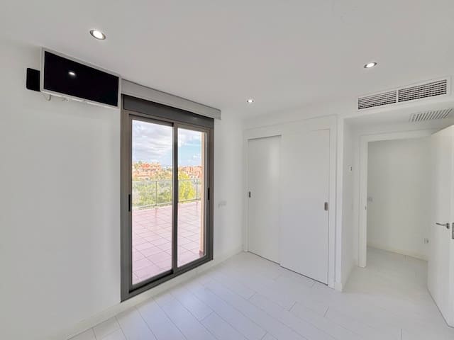 Ático de 3 habitaciones en Palma de Mallorca en alquiler - 2.800 € (Ref: 9596723)