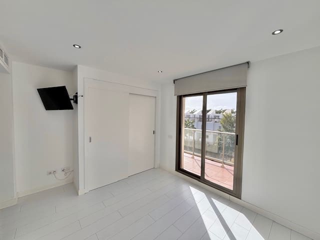 Ático de 3 habitaciones en Palma de Mallorca en alquiler - 2.800 € (Ref: 9596723)