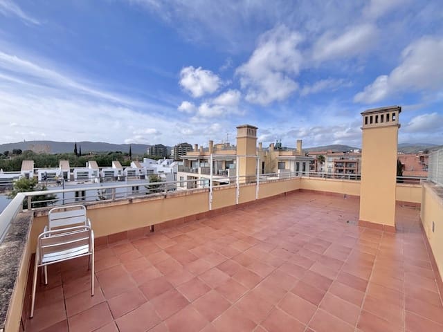 Ático de 3 habitaciones en Palma de Mallorca en alquiler - 2.800 € (Ref: 9596723)