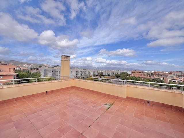 Ático de 3 habitaciones en Palma de Mallorca en alquiler - 2.800 € (Ref: 9596723)