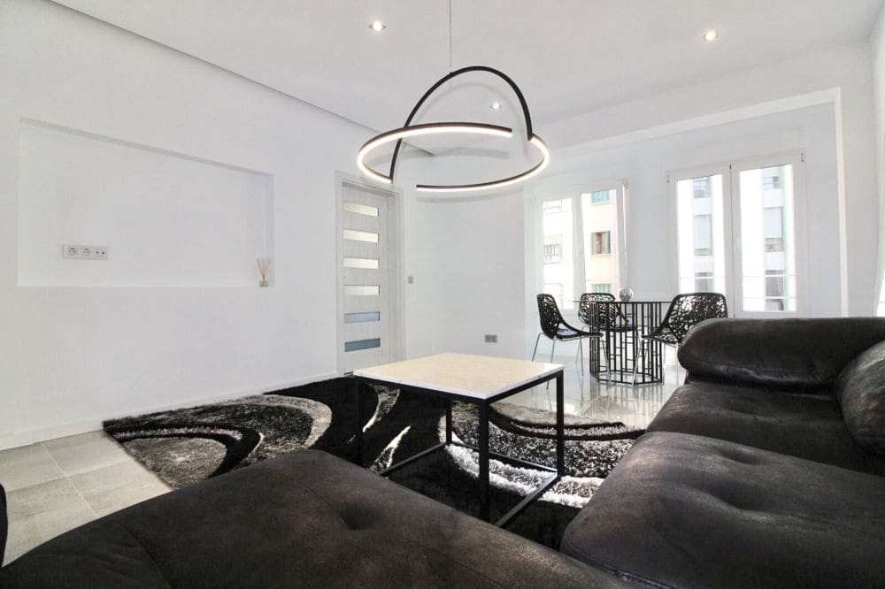 3 bedroom Flat for sale in Palma de Mallorca - € 445,000 (Ref: 9650482)