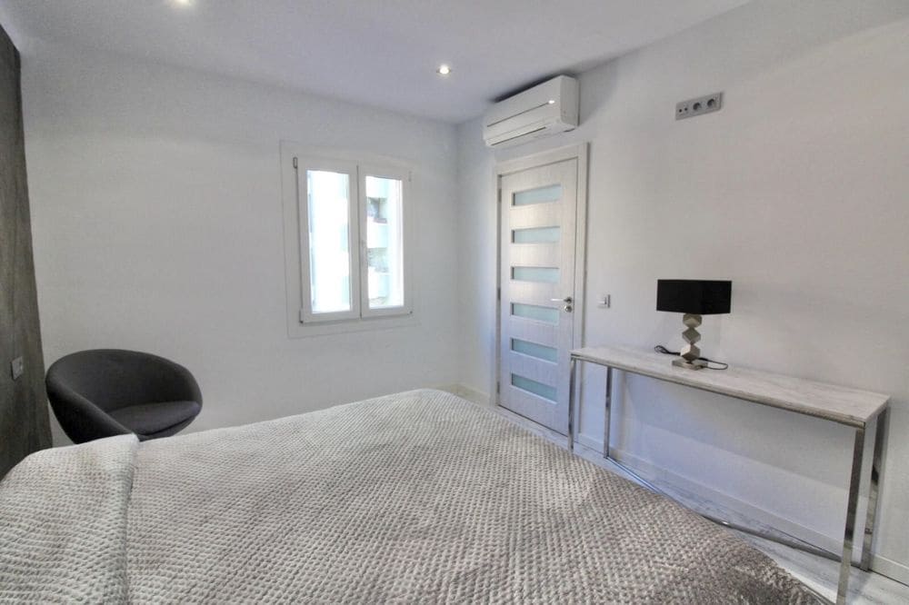3 bedroom Flat for sale in Palma de Mallorca - € 445,000 (Ref: 9650482)
