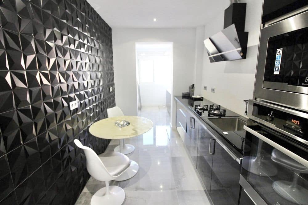 3 bedroom Flat for sale in Palma de Mallorca - € 445,000 (Ref: 9650482)