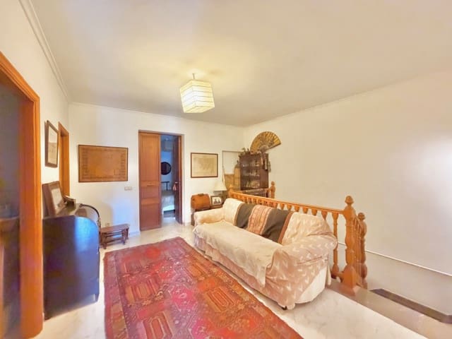 5 bedroom Townhouse for sale in Llucmajor - € 1,100,000 (Ref: 9657007)