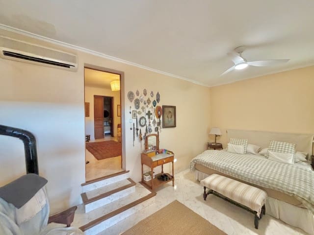 5 bedroom Townhouse for sale in Llucmajor - € 1,100,000 (Ref: 9657007)