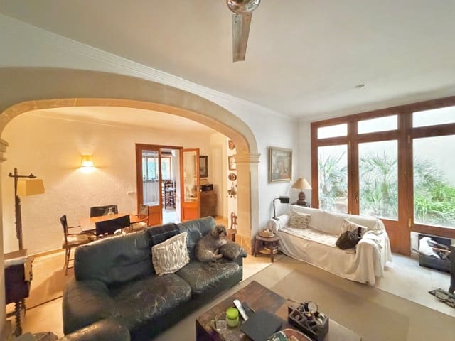 5 bedroom Townhouse for sale in Llucmajor - € 1,100,000 (Ref: 9657007)