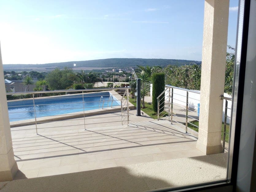 4 bedroom Villa for rent in Santa Ponsa with pool - € 15,000 (Ref: 9723537)
