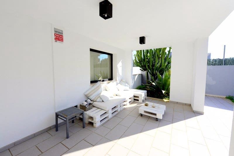 Casa de 4 habitaciones en Las Maravillas en venta - 1.795.000 € (Ref: 9733780)