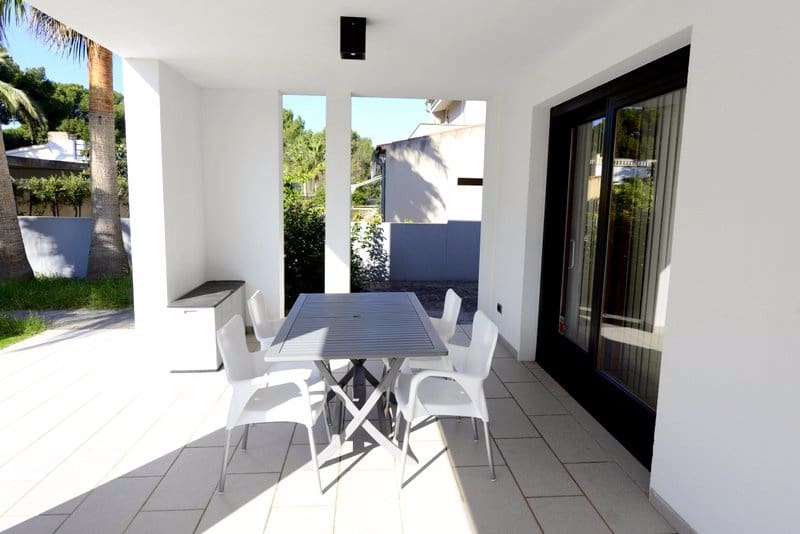Casa de 4 habitaciones en Las Maravillas en venta - 1.795.000 € (Ref: 9733780)