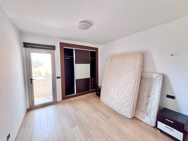 Piso de 3 habitaciones en Playa d'en Bossa en venta - 580.000 € (Ref: 9744229)