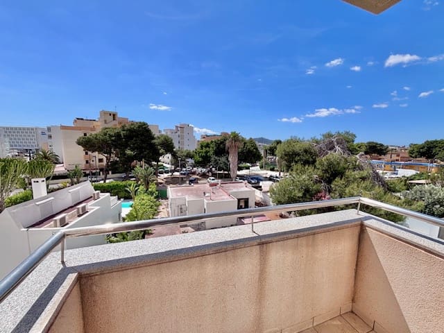 Piso de 3 habitaciones en Playa d'en Bossa, San Jose / Sant Josep de Sa Talaia en venta - 580.000 € (Ref: 9744229)