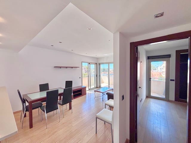 Piso de 3 habitaciones en Playa d'en Bossa, San Jose / Sant Josep de Sa Talaia en venta - 580.000 € (Ref: 9744229)