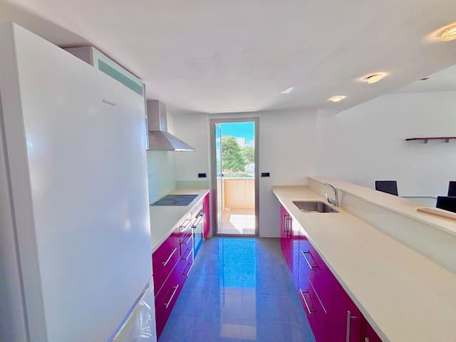 Piso de 3 habitaciones en Playa d'en Bossa, San Jose / Sant Josep de Sa Talaia en venta - 580.000 € (Ref: 9744229)