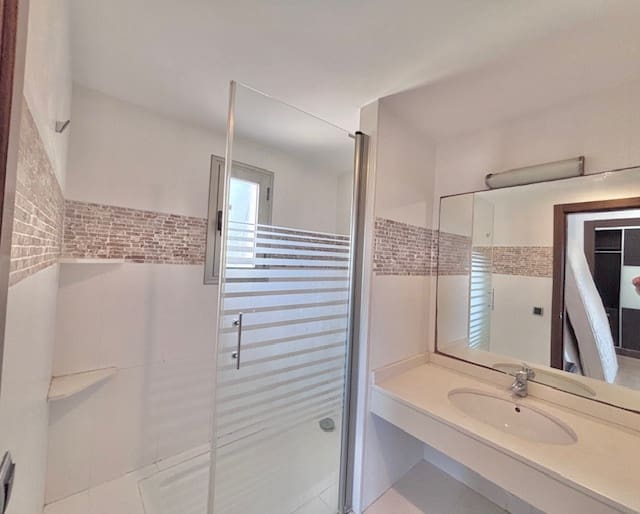 Piso de 3 habitaciones en Playa d'en Bossa en venta - 580.000 € (Ref: 9744229)