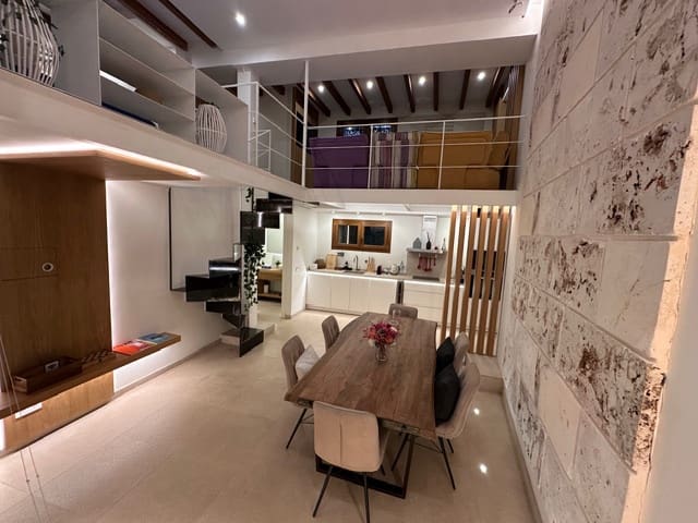 2 slaapkamer Flat te huur in Palma de Mallorca - € 1.900 (Ref: 9778891)