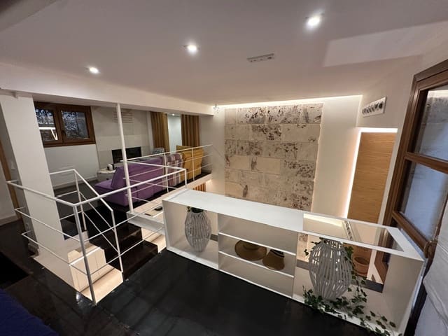 2 slaapkamer Flat te huur in Palma de Mallorca - € 1.900 (Ref: 9778891)