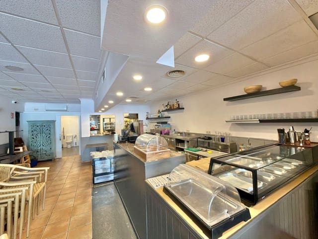 Restaurant/Bar for rent in Mahón / Maó - € 2,000 (Ref: 9789442)