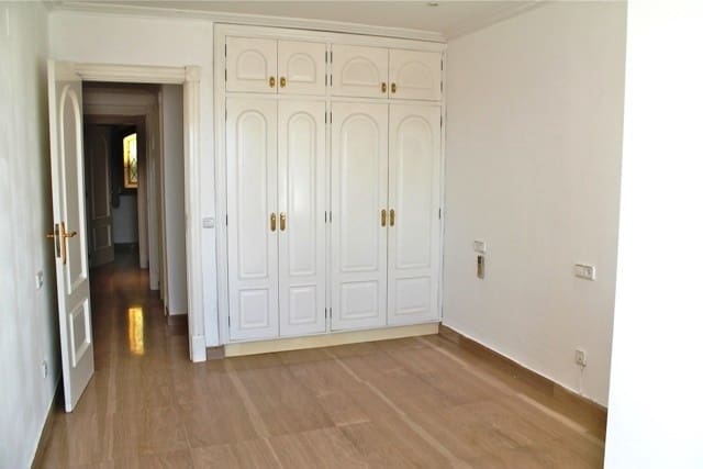 Appartement de 4 chambres à louer à Palma de Mallorca avec piscine garage - 3 200 € (Ref: 9807173)