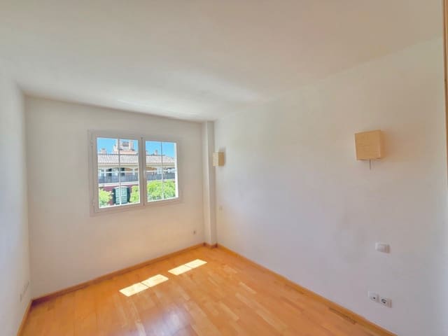 3 bedroom Flat for sale in Palma de Mallorca with pool garage - € 645,000 (Ref: 9829831)