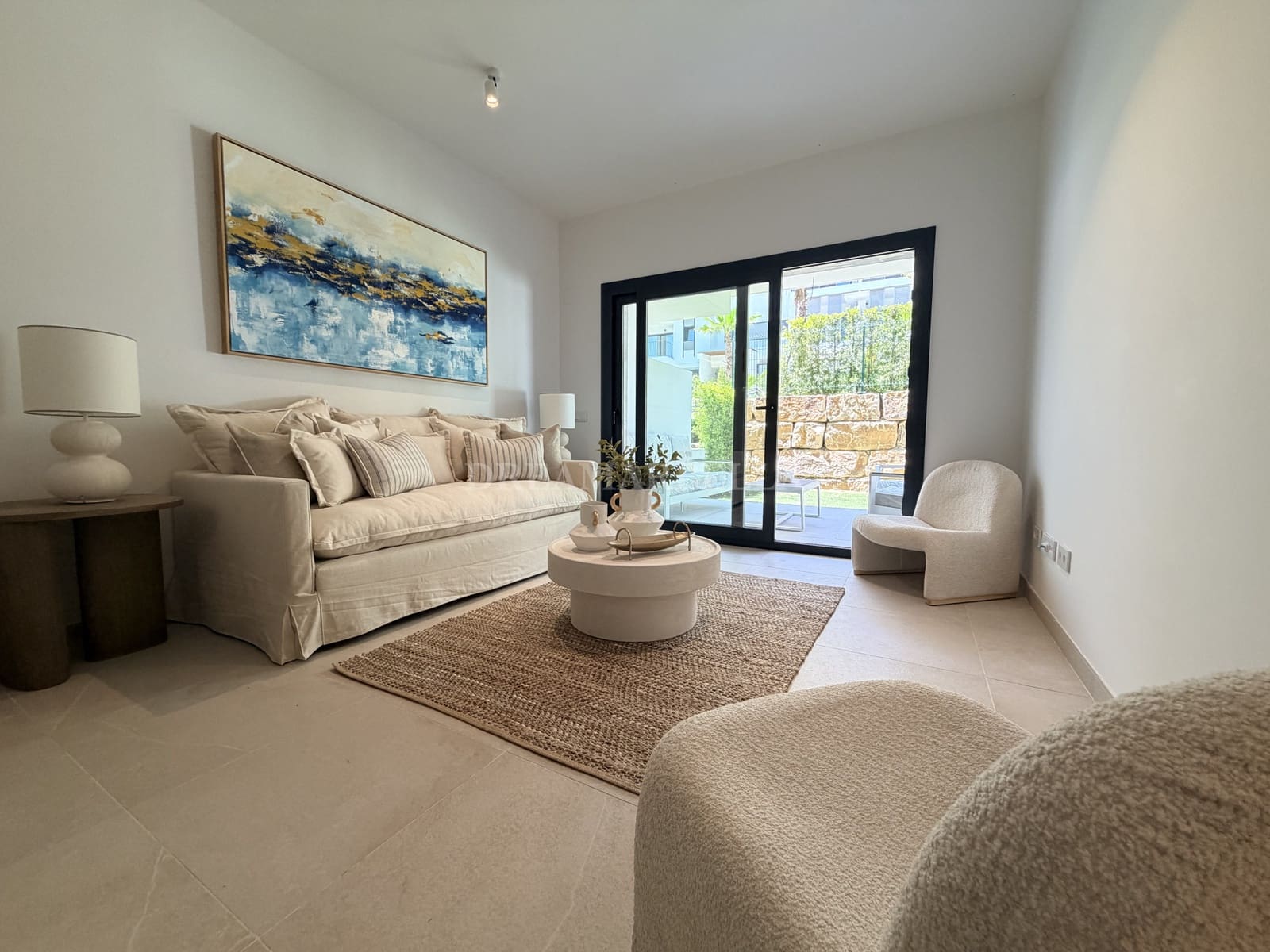 2 sovrum Lägenhet att hyra i Estepona med pool garage - 2 500 € (Ref: 10000212)