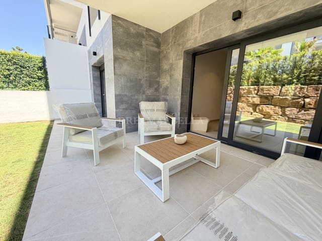 2 quarto Apartamento para arrendar em Estepona com piscina garagem - 2 500 € (Ref: 10000212)
