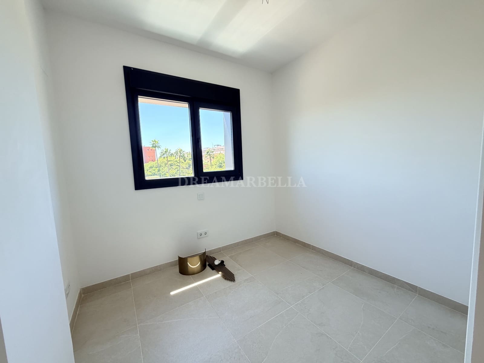 3 Zimmer Penthouse zu vermieten in Estepona mit Pool Garage - 3.200 € (Ref: 10000213)