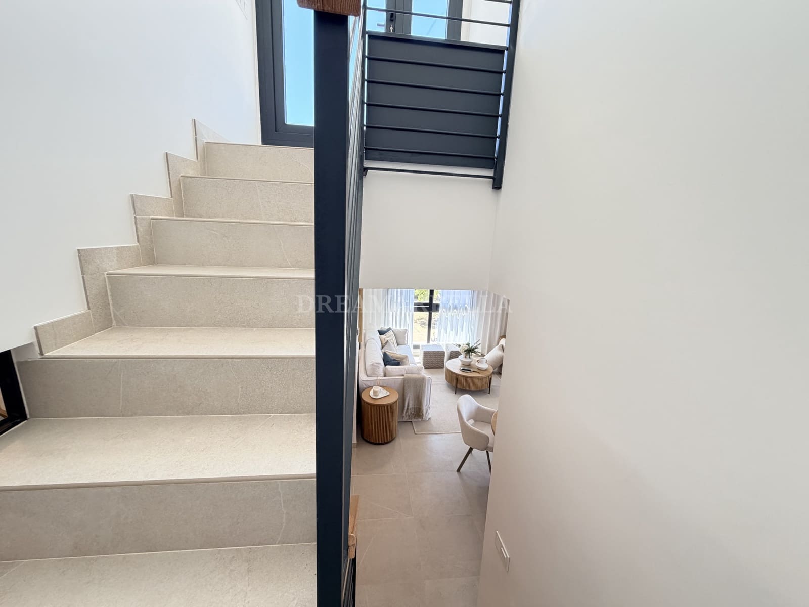 3 Zimmer Penthouse zu vermieten in Estepona mit Pool Garage - 3.200 € (Ref: 10000213)