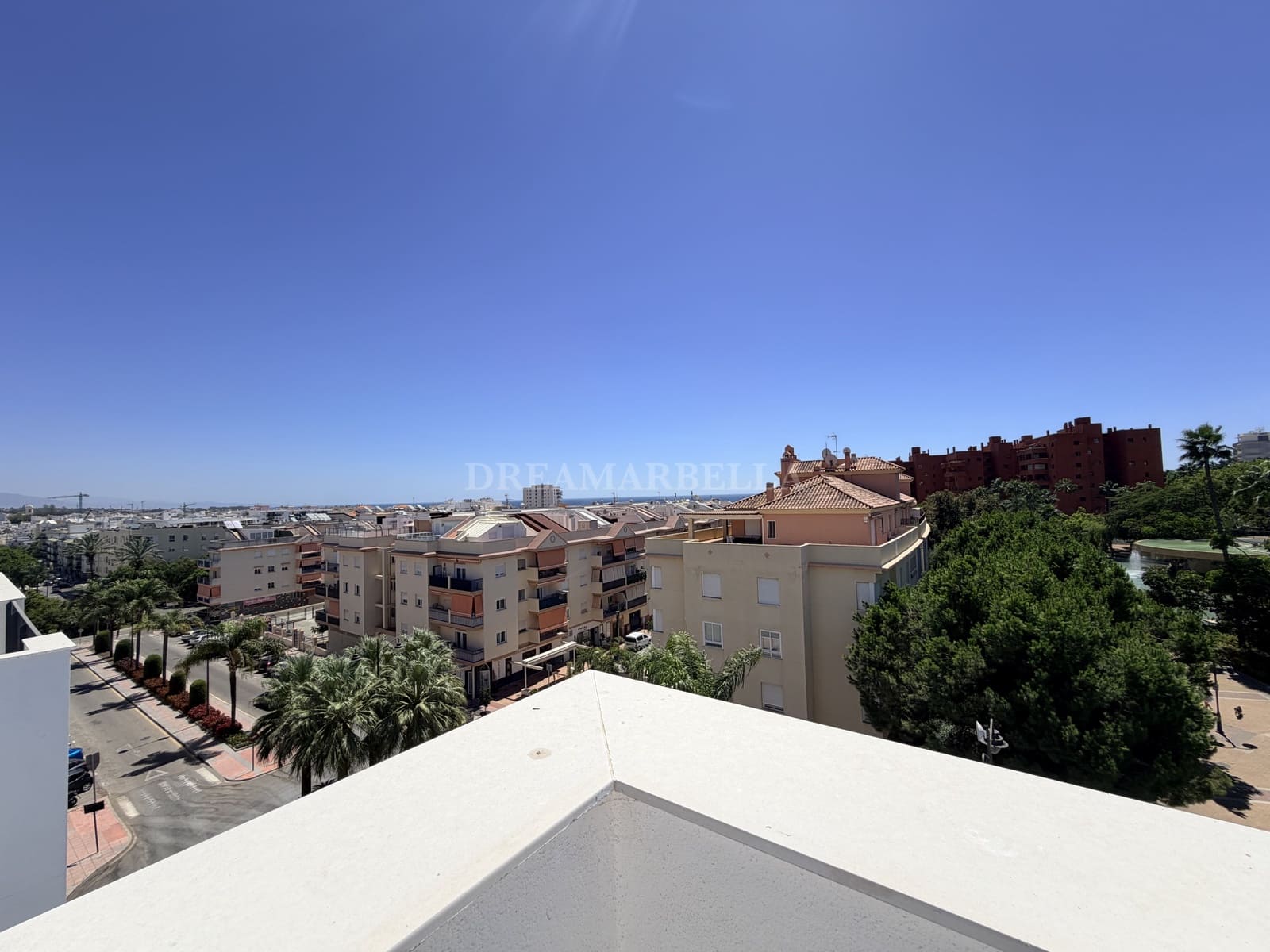 3 Zimmer Penthouse zu vermieten in Estepona mit Pool Garage - 3.200 € (Ref: 10000213)