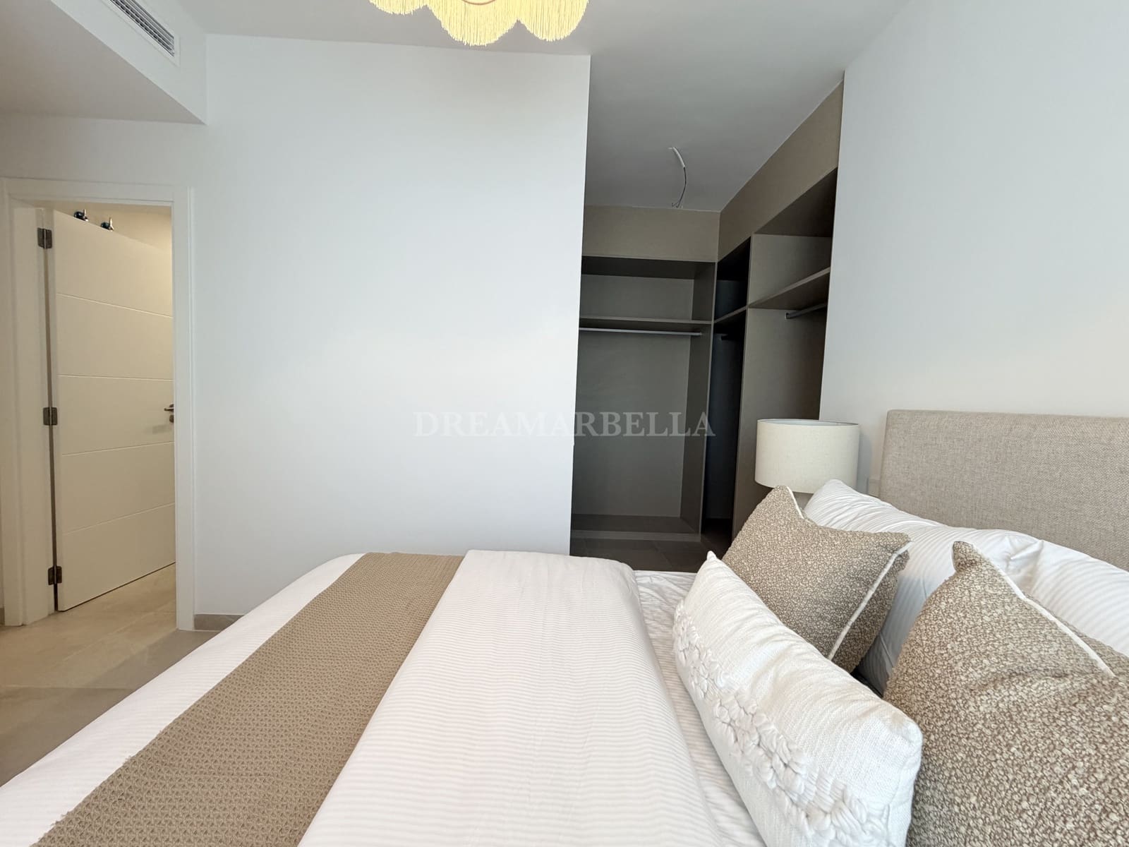 3 Zimmer Penthouse zu vermieten in Estepona mit Pool Garage - 3.200 € (Ref: 10000213)