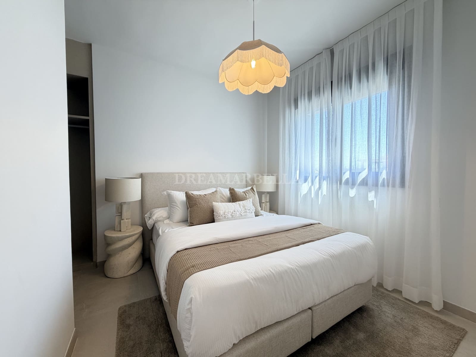3 Zimmer Penthouse zu vermieten in Estepona mit Pool Garage - 3.200 € (Ref: 10000213)