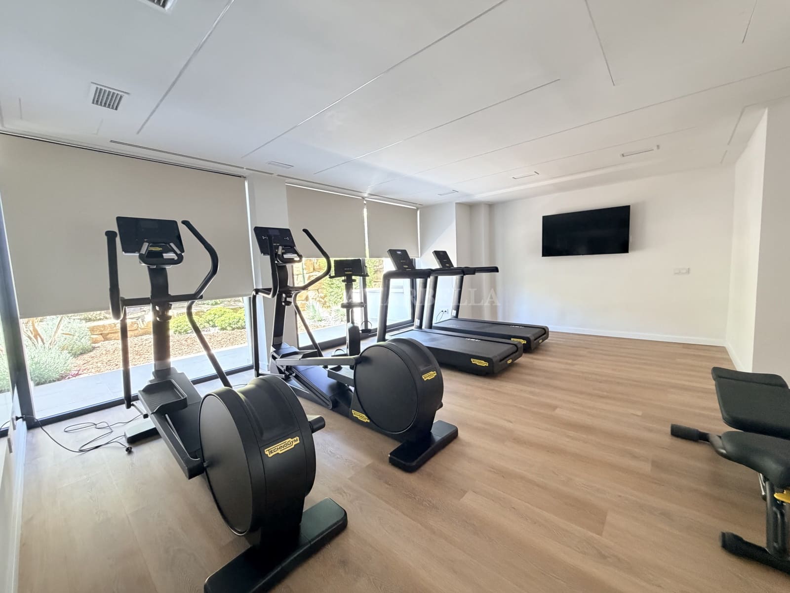 3 Zimmer Penthouse zu vermieten in Estepona mit Pool Garage - 3.200 € (Ref: 10000213)
