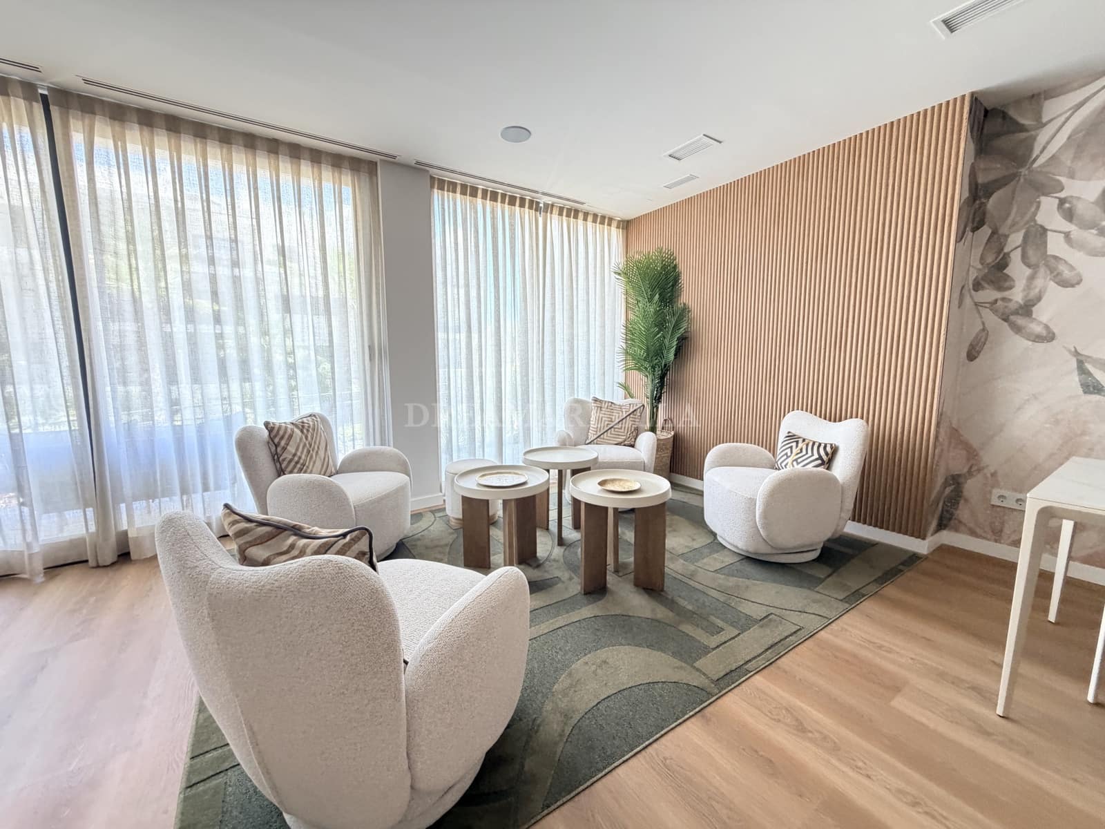 3 Zimmer Penthouse zu vermieten in Estepona mit Pool Garage - 3.200 € (Ref: 10000213)