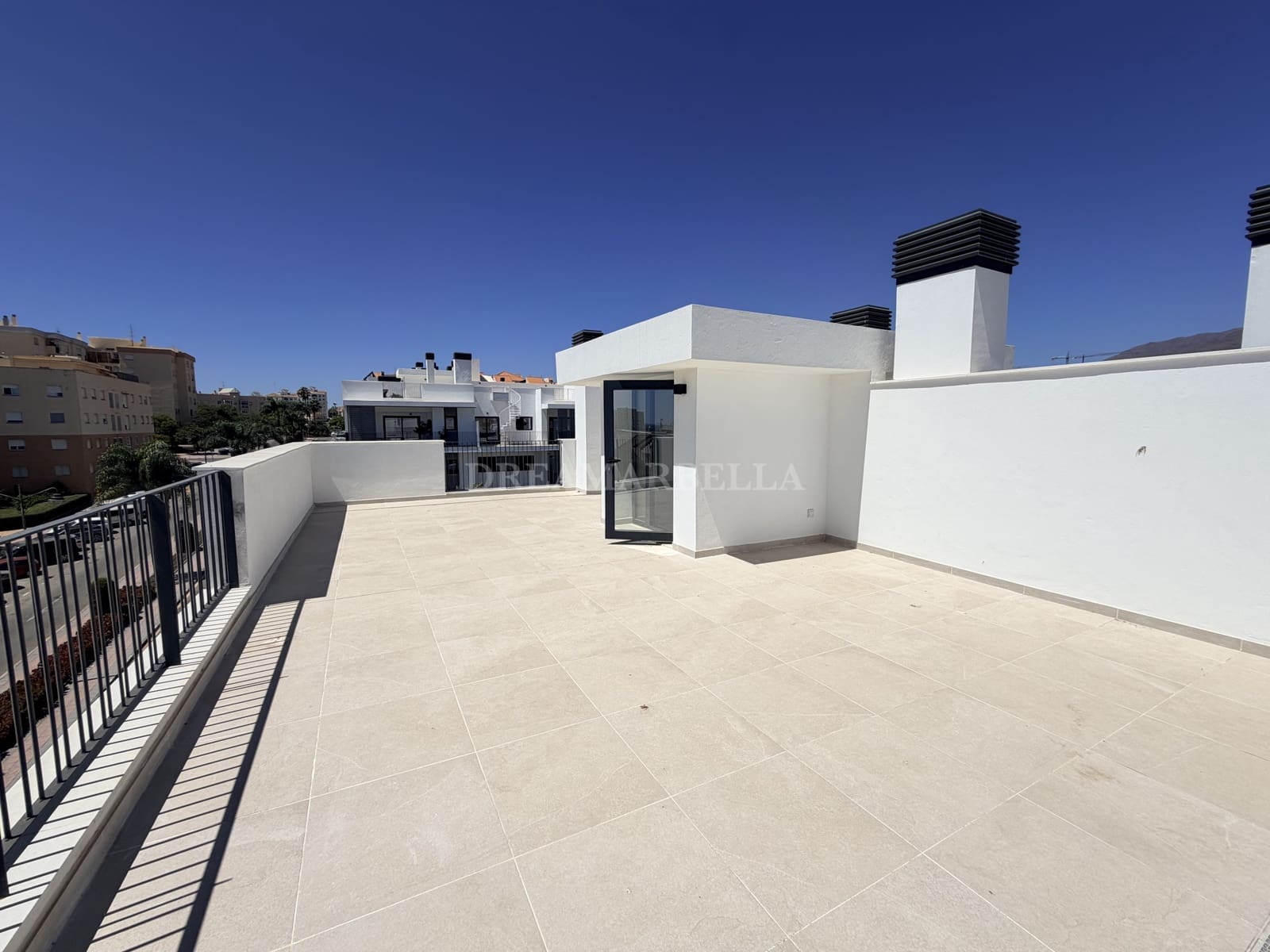 3 Zimmer Penthouse zu vermieten in Estepona mit Pool Garage - 3.200 € (Ref: 10000213)