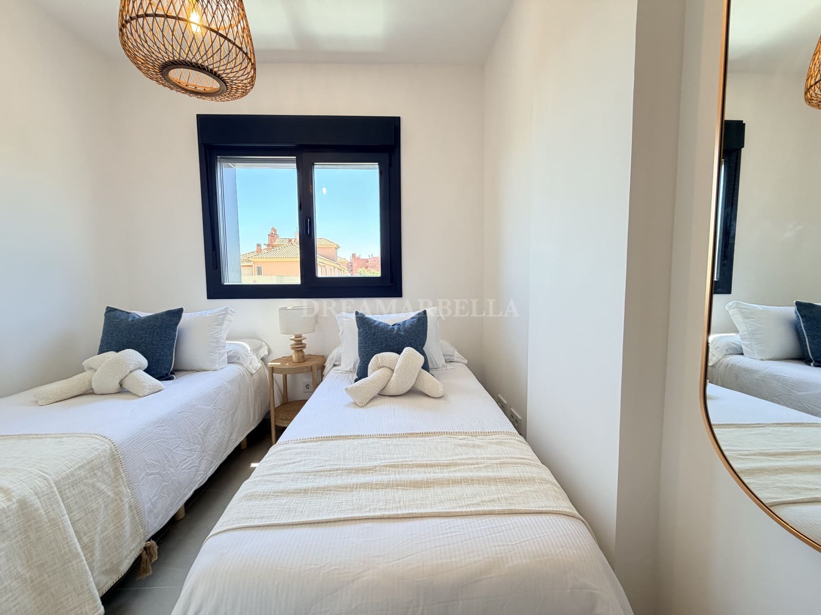 3 Zimmer Penthouse zu vermieten in Estepona mit Pool Garage - 3.200 € (Ref: 10000213)