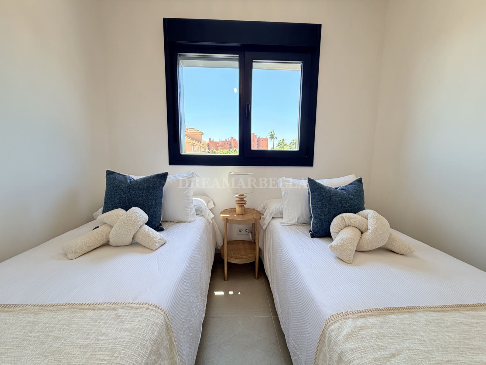 3 Zimmer Penthouse zu vermieten in Estepona mit Pool Garage - 3.200 € (Ref: 10000213)