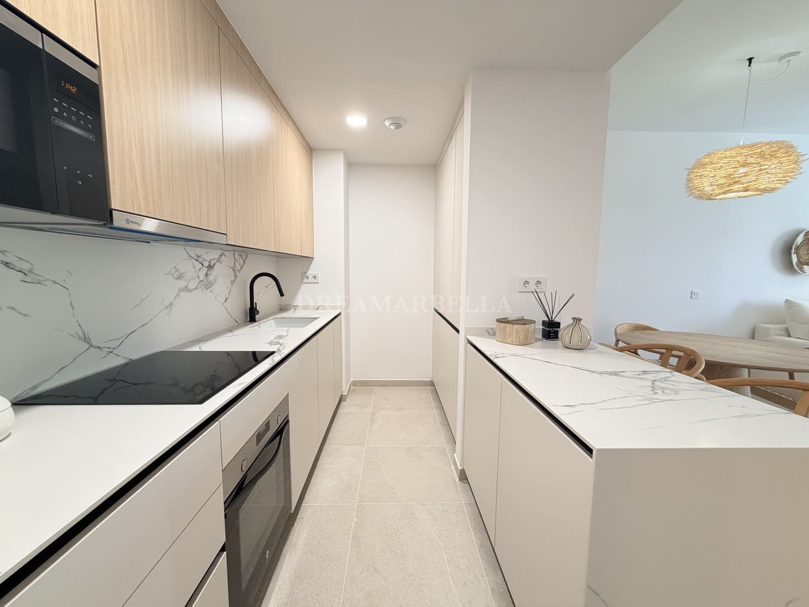 2 quarto Apartamento para arrendar em Estepona com piscina garagem - 2 500 € (Ref: 10000214)